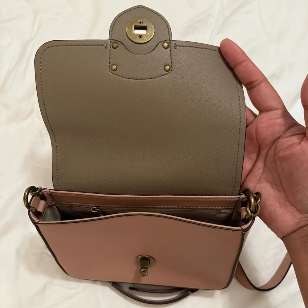 Lauren Ralph Lauren Blush Pink Turnlock Crossbody Bag – Chain Strap - Picture 4 of 6